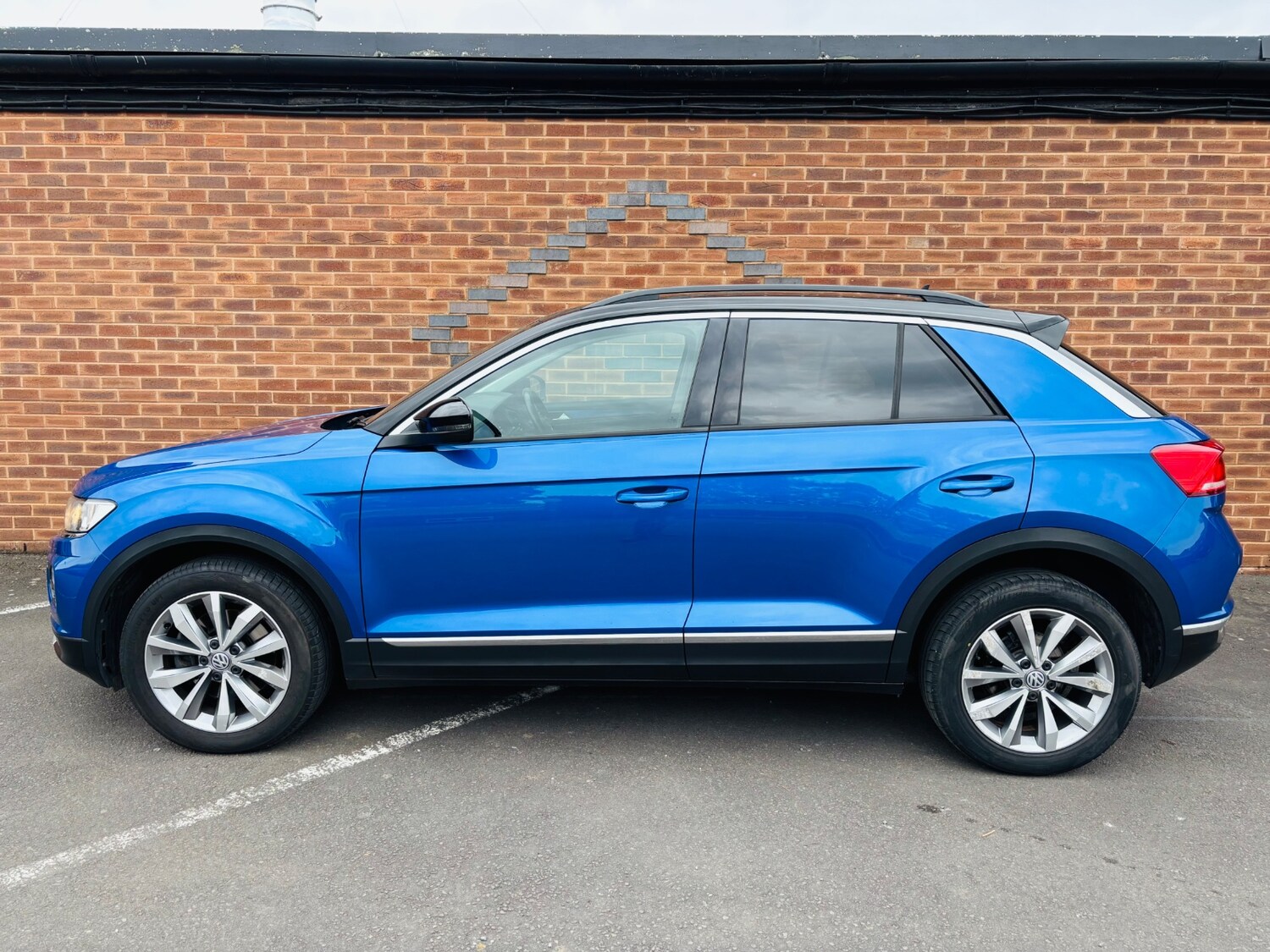 Used Volkswagen T-Roc 2018 for sale - 76309652: Photo 6