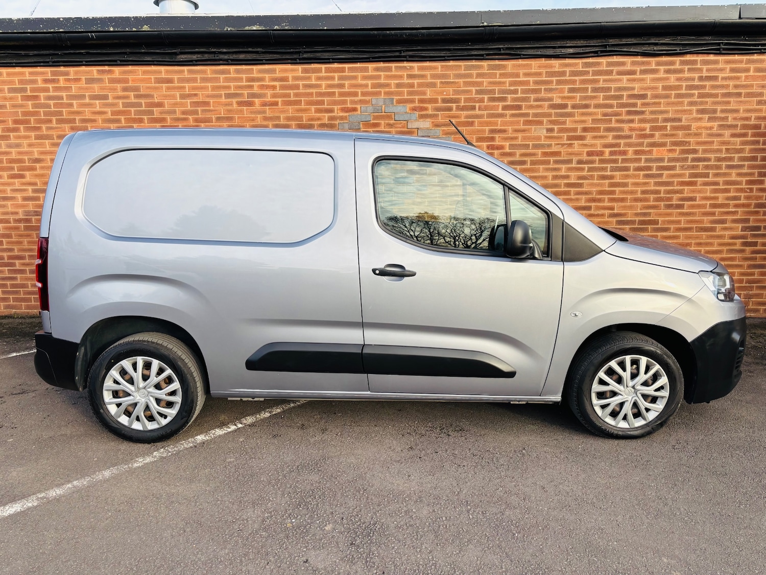 Used Citroen Berlingo 2019 for sale - 76532259: Photo 2