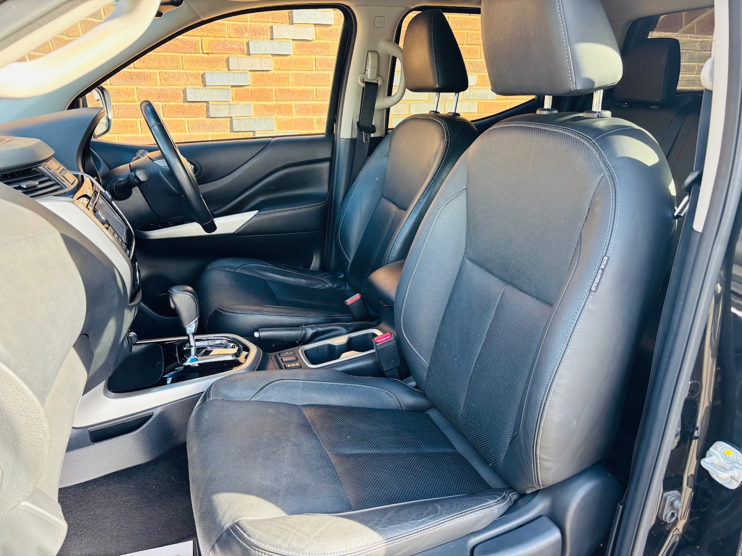 Used Nissan Navara 2018 for sale - 76342854: Photo 11