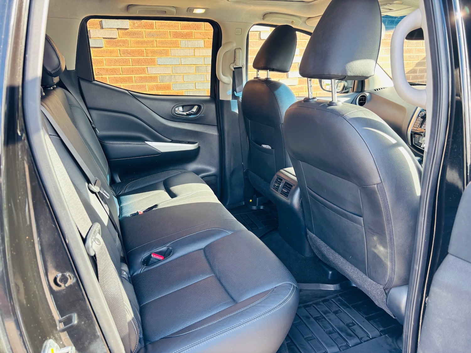 Used Nissan Navara 2018 for sale - 76342854: Photo 15