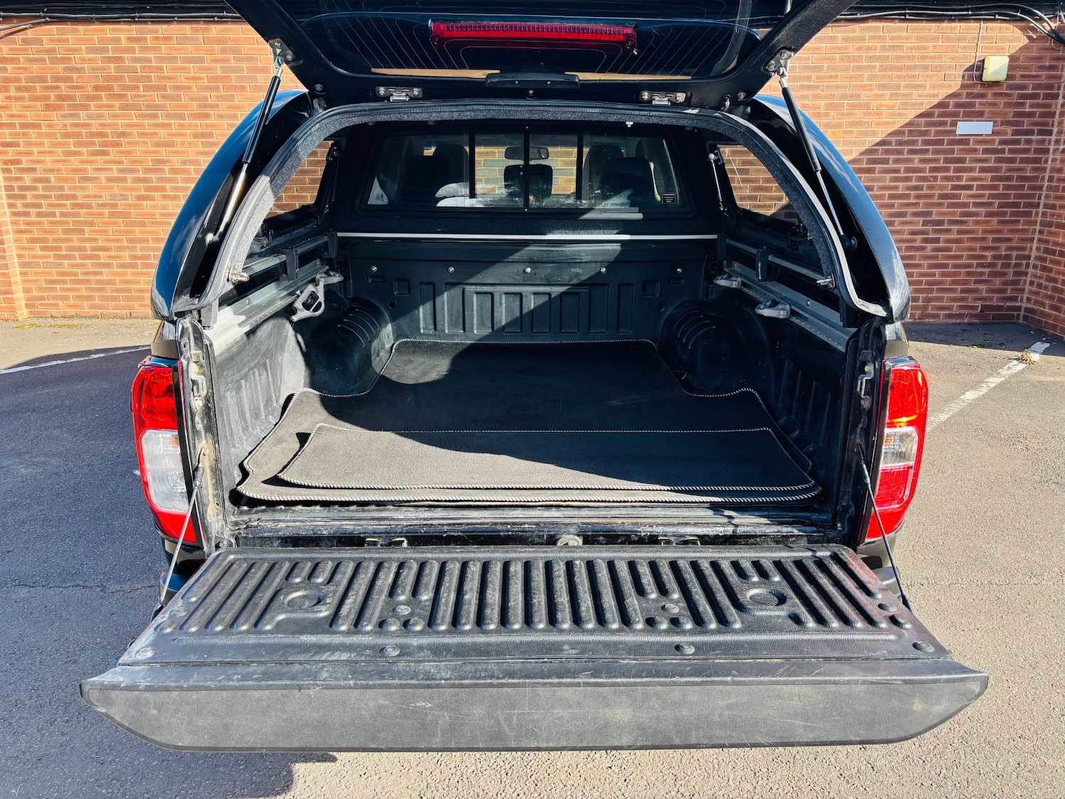 Used Nissan Navara 2018 for sale - 76342854: Photo 16