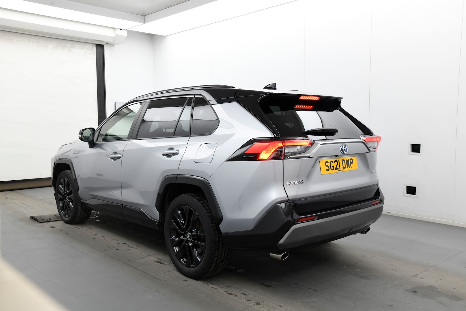 Used Toyota RAV4 2021 for sale - 76776505: Photo 2