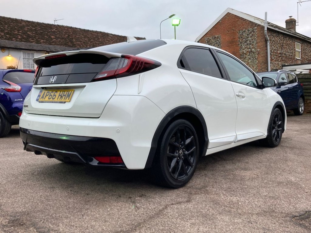 Used Honda Civic 2017 for sale - 76966308: Photo 11