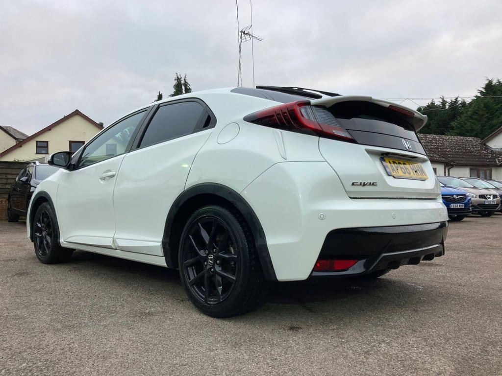 Used Honda Civic 2017 for sale - 76966308: Photo 14