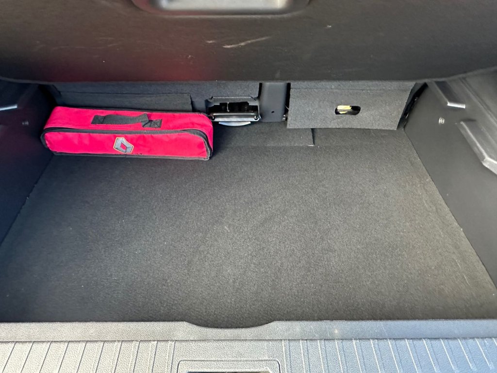 Used Renault Captur 2018 for sale - 76203524: Photo 42