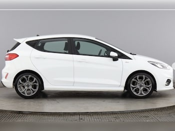 Used Ford Fiesta 2018 for sale - 77576111: Photo