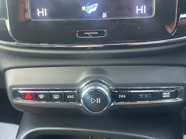 Used Volvo XC40 2018 for sale - 76686197: Photo 29