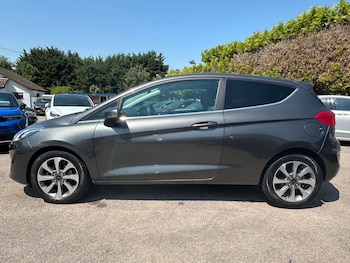 Used Ford Fiesta 2018 for sale - 79014001: Photo