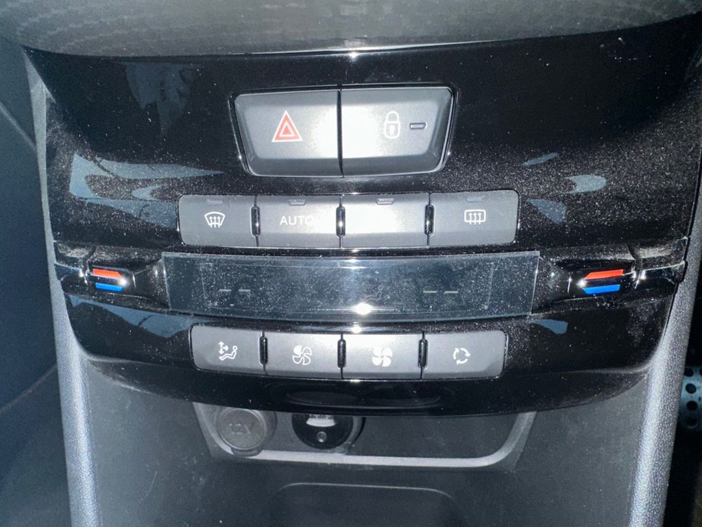 Used Peugeot 2008 2017 for sale - 76291797: Photo 25