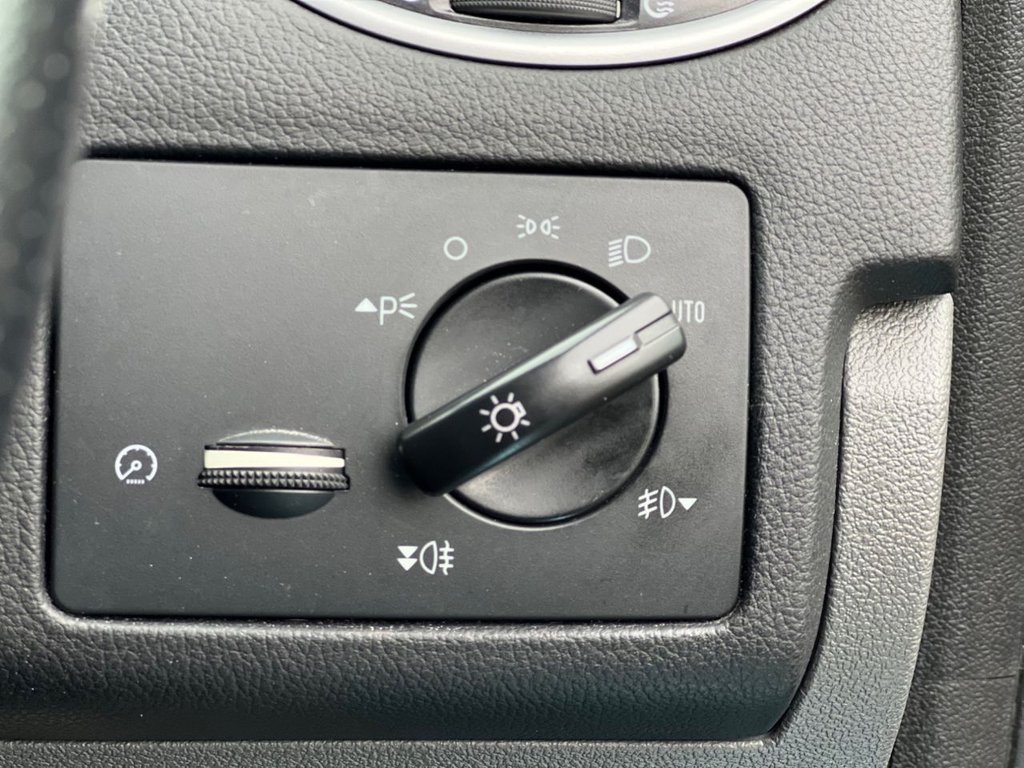 Used Ford Focus 2010 for sale - 76840905: Photo 29