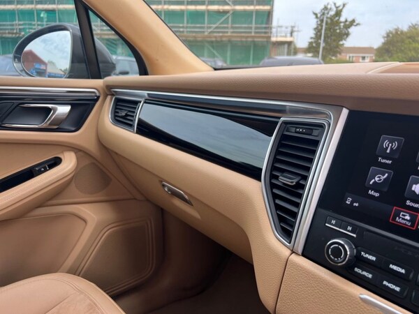 Used Porsche Macan 2016 for sale - 75548218: Photo 30