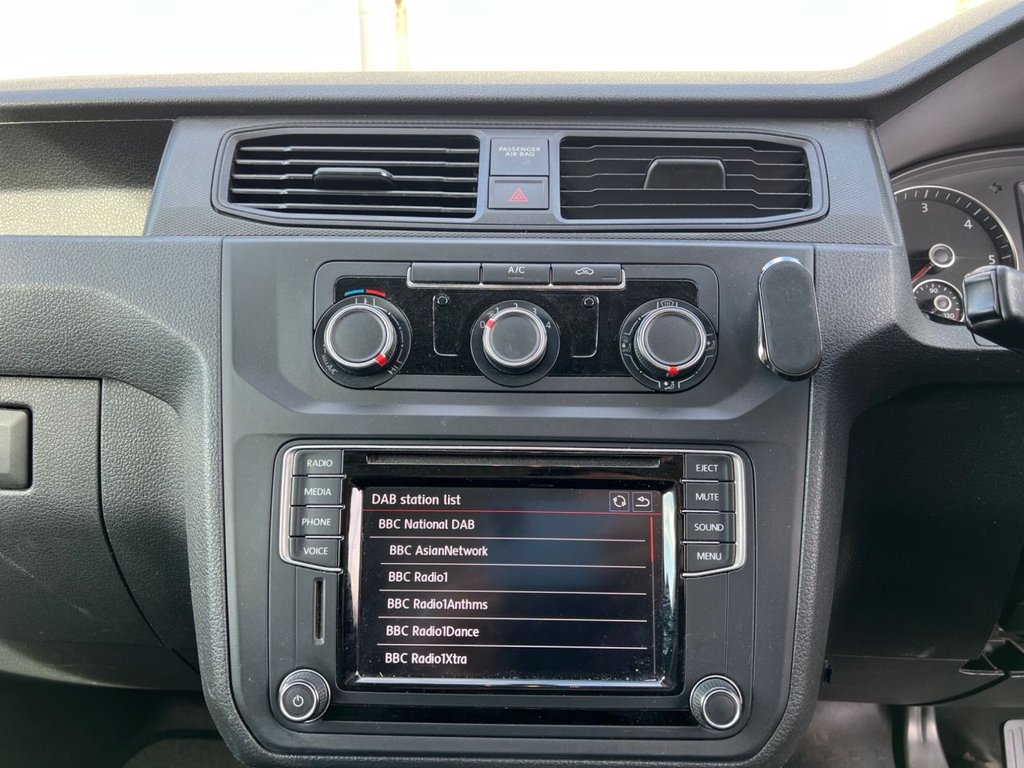 Used Volkswagen Caddy Maxi 2015 for sale - 77880051: Photo 22