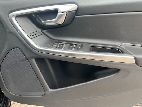 Used Volvo V60 2016 for sale - 75675891: Photo 13