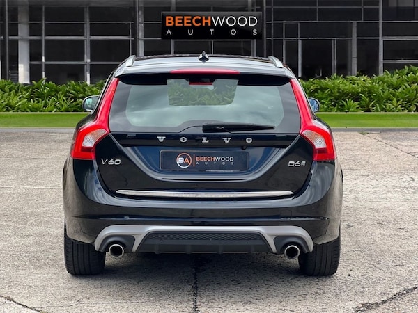 Used Volvo V60 2016 for sale - 75675891: Photo 4