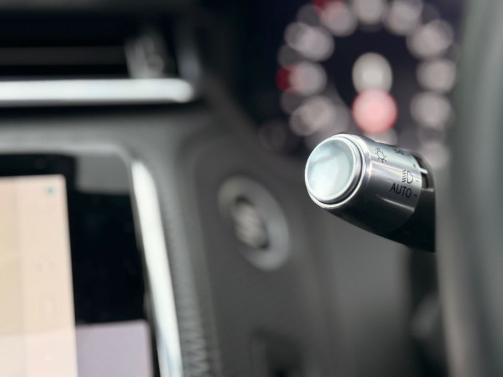 Used Land Rover Range Rover Velar 2021 for sale - 77384461: Photo 32