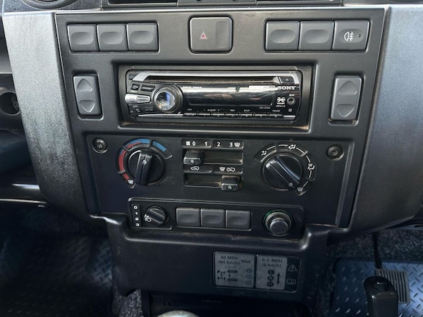 Used Land Rover Defender 2011 for sale - 73990060: Photo 17