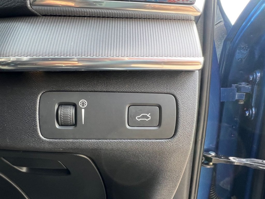 Used Volvo XC90 2015 for sale - 77952879: Photo 25