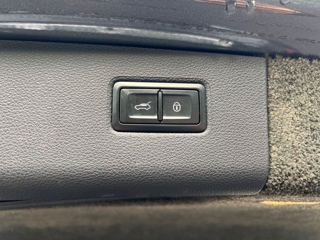 Used Bentley Bentayga 2018 for sale - 76570041: Photo 31