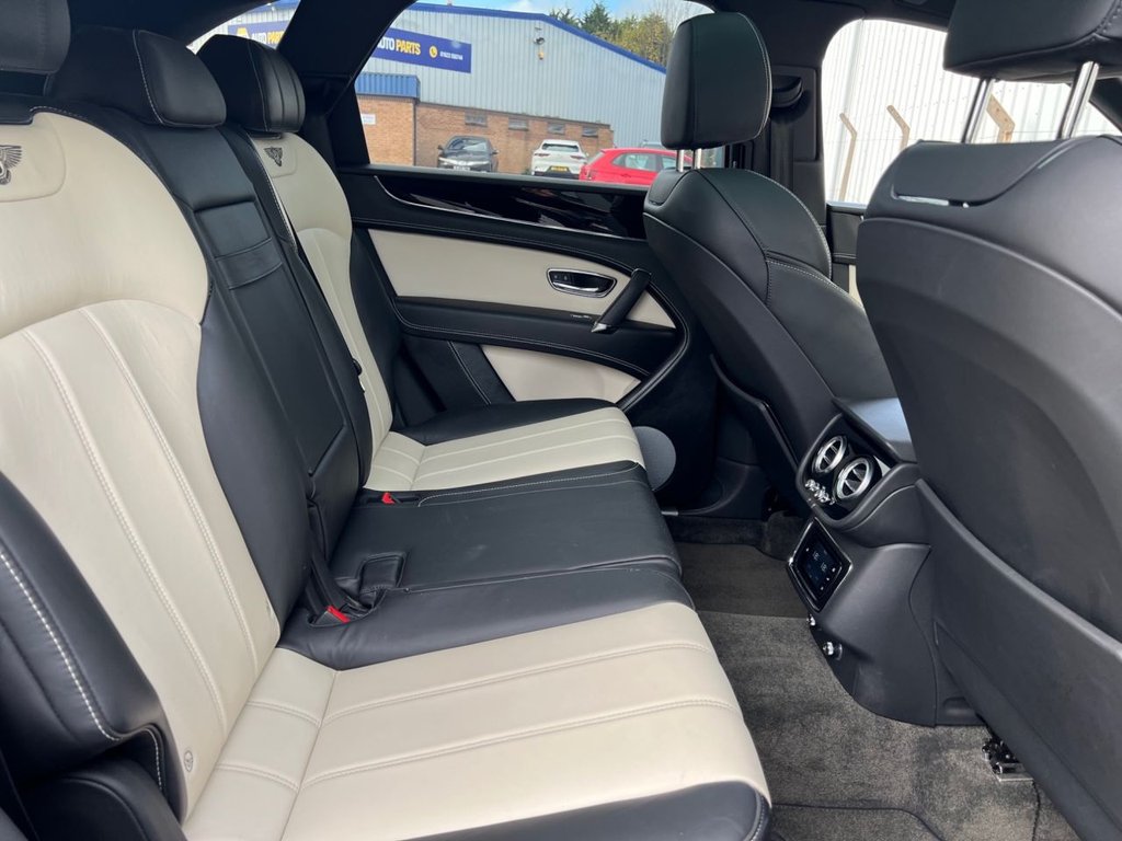Used Bentley Bentayga 2018 for sale - 76570041: Photo 32