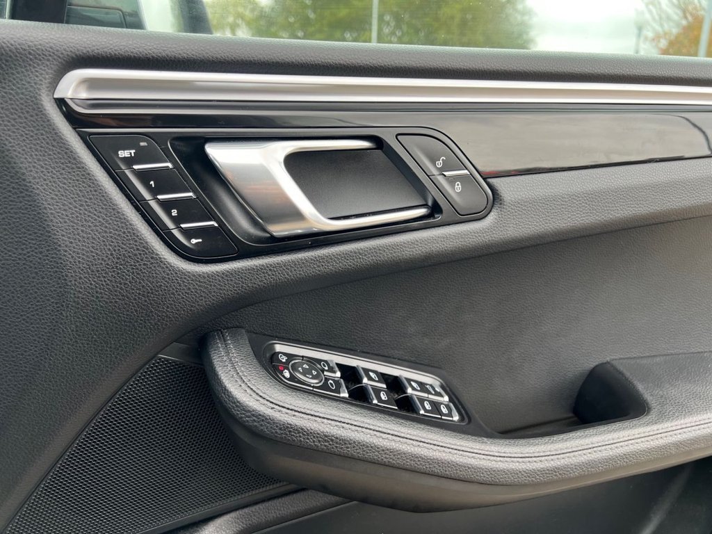 Used Porsche Macan 2018 for sale - 76185389: Photo 14