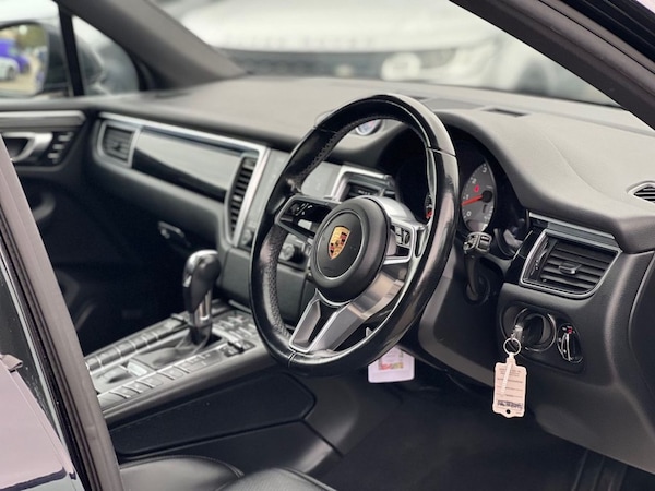 Used Porsche Macan 2018 for sale - 76185389: Photo 16