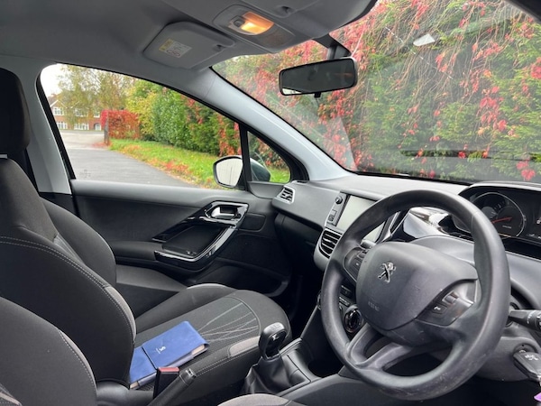 Used Peugeot 208 2014 for sale - 76256631: Photo 14