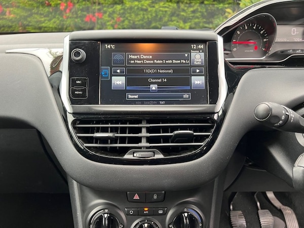 Used Peugeot 208 2014 for sale - 76256631: Photo 16
