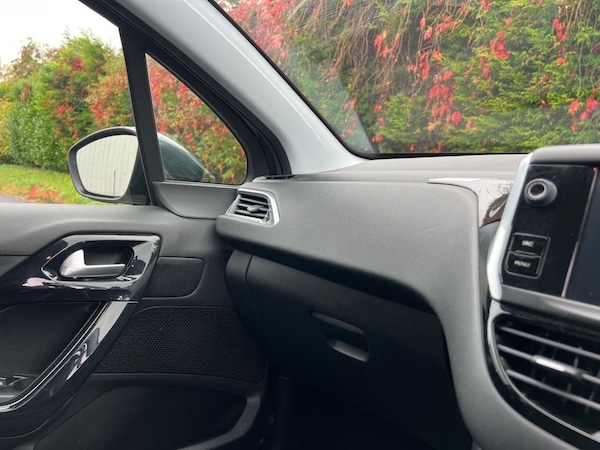Used Peugeot 208 2014 for sale - 76256631: Photo 19