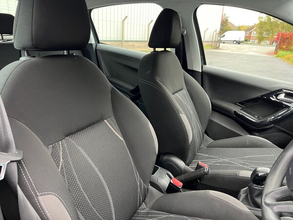 Used Peugeot 208 2014 for sale - 76256631: Photo 20