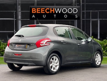 Used Peugeot 208 2014 for sale - 76256631: Photo 4