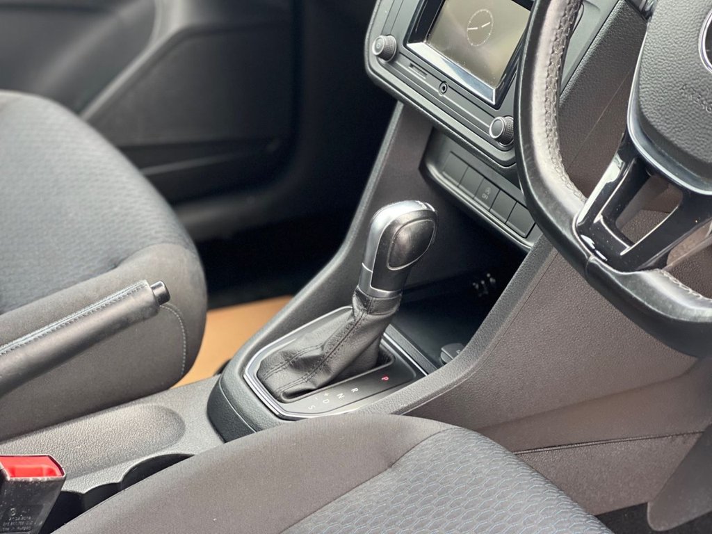 Used Volkswagen Caddy Maxi Life 2018 for sale - 76323285: Photo 9