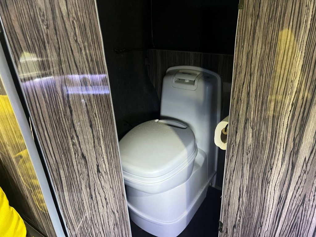 Used Volkswagen Transporter 2015 for sale - 77463777: Photo 10