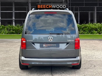 Used Volkswagen Caddy Maxi Life 2017 for sale - 76210197: Photo