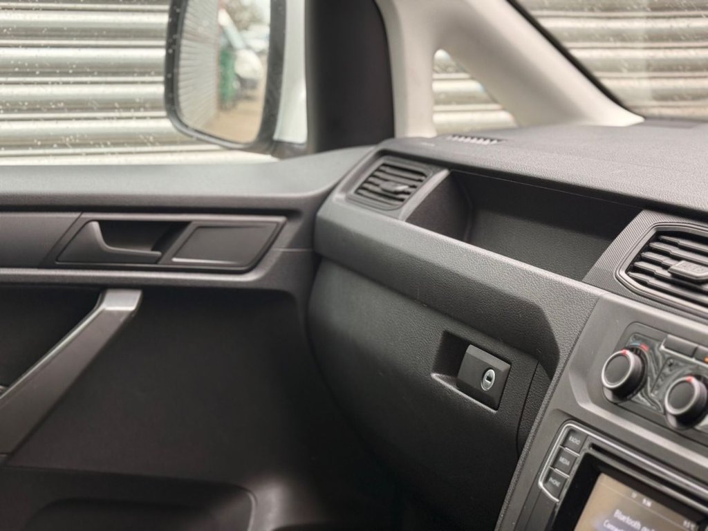 Used Volkswagen Caddy Maxi 2017 for sale - 77850075: Photo 12