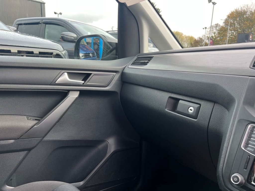 Used Volkswagen Caddy Maxi Life 2019 for sale - 76406222: Photo 35