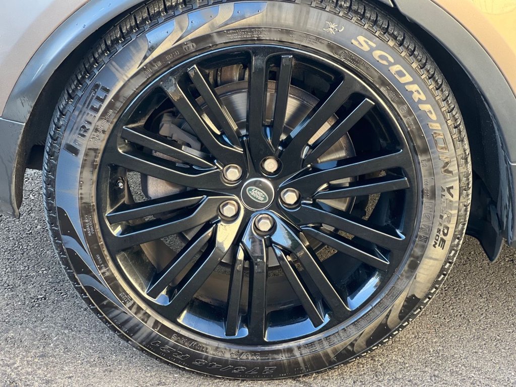 Used Land Rover Discovery 2017 for sale - 76655320: Photo 10