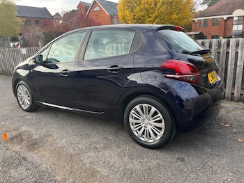 Used Peugeot 208 2018 for sale - 76441045: Photo