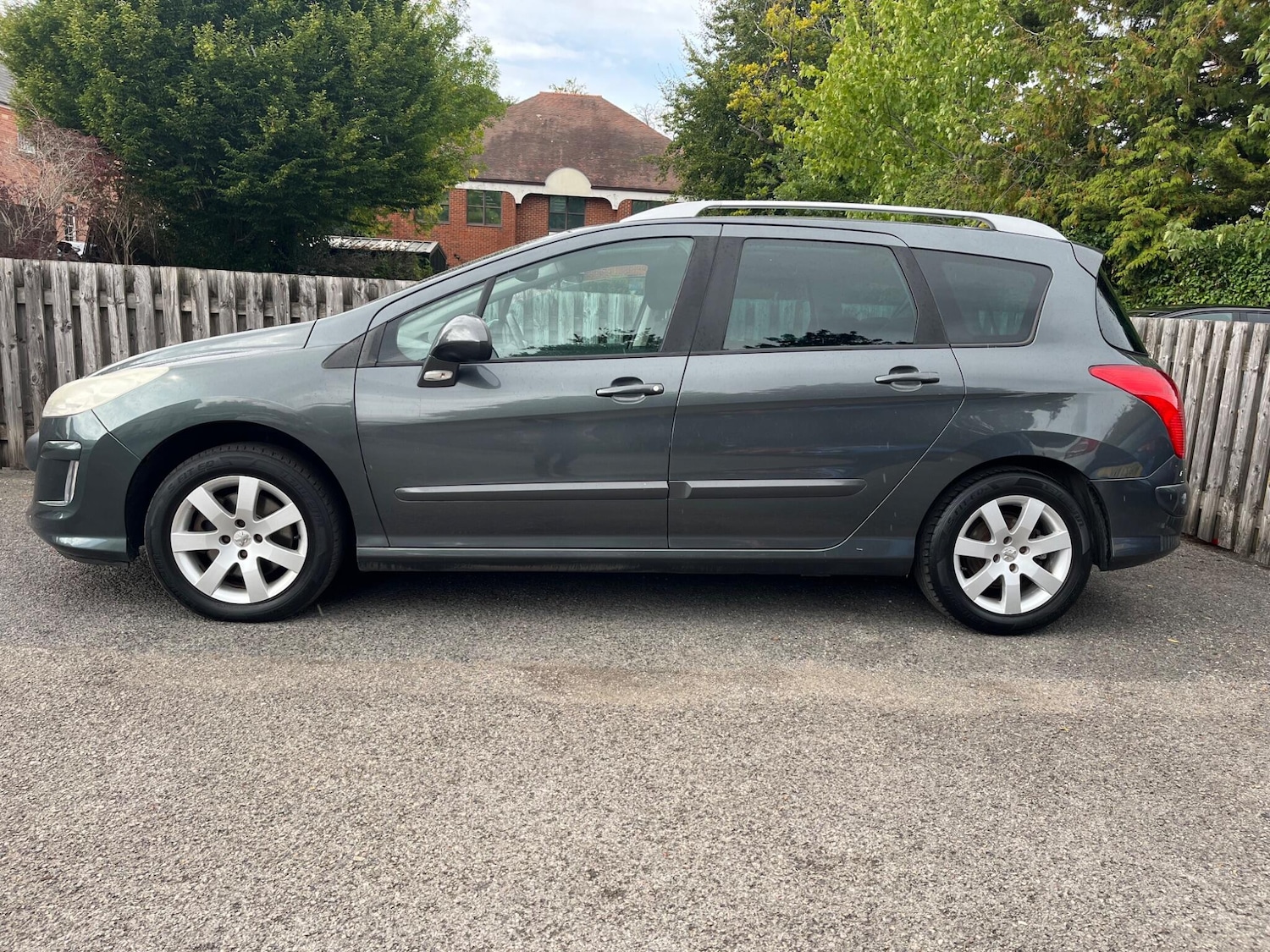 Used Peugeot 308 SW 2010 for sale - 76404993: Photo 2