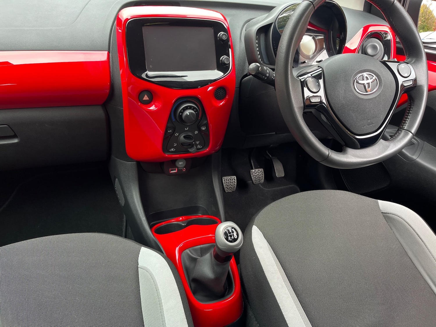 Used Toyota AYGO 2014 for sale - 76404999: Photo 15
