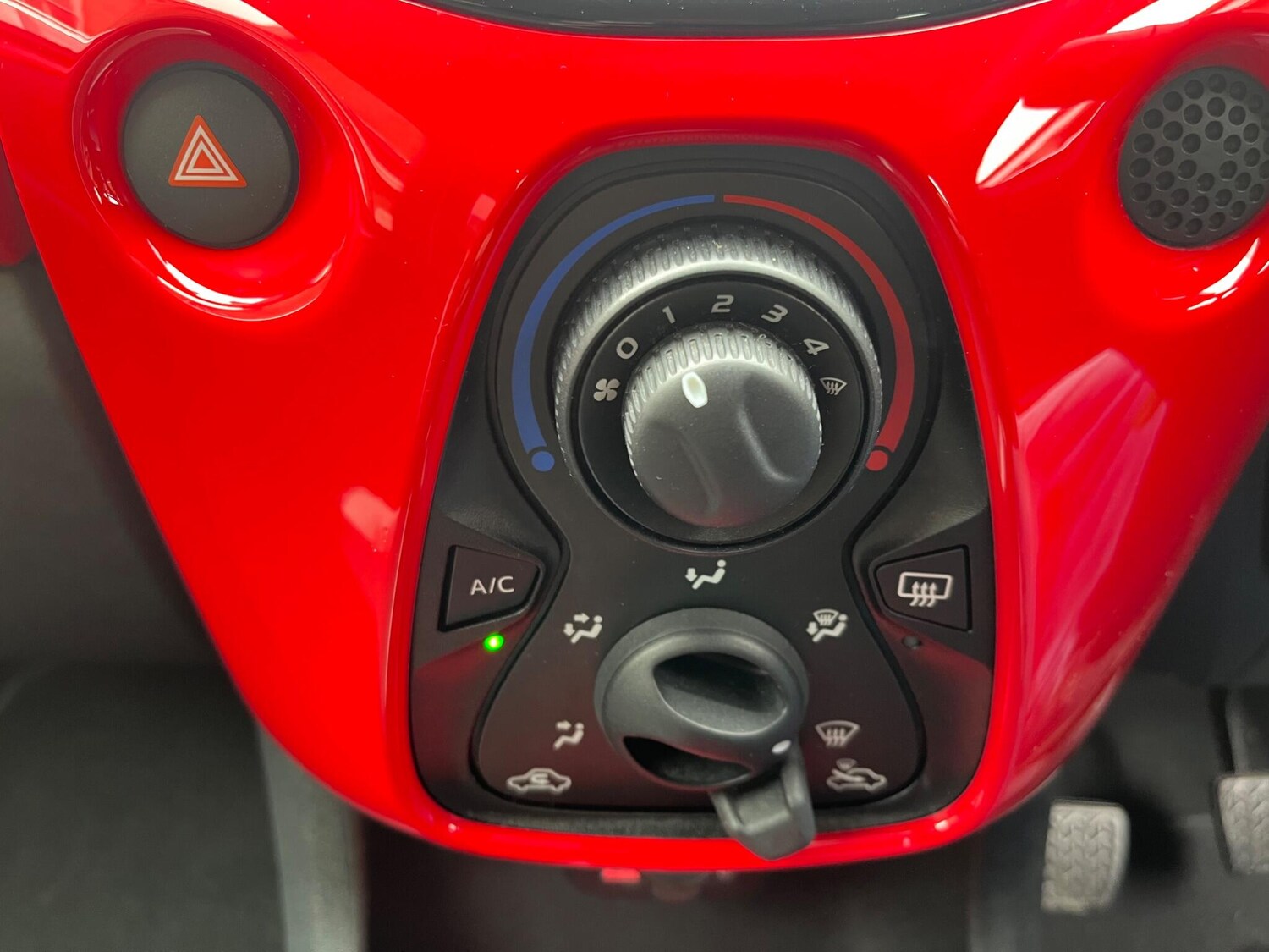 Used Toyota AYGO 2014 for sale - 76404999: Photo 21