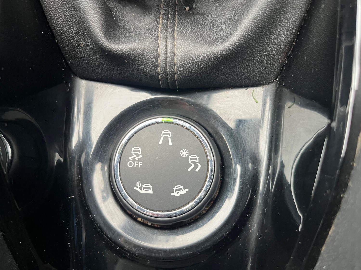 Used Peugeot 2008 2016 for sale - 76409104: Photo 28