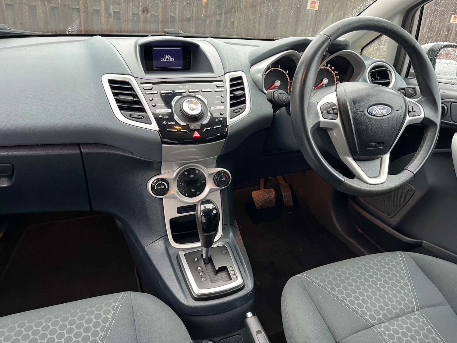 Used Ford Fiesta 2011 for sale - 76620494: Photo 15