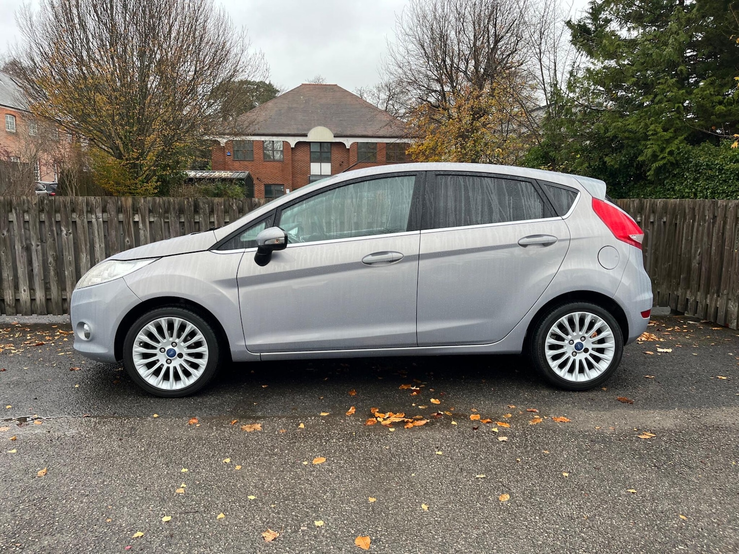 Used Ford Fiesta 2011 for sale - 76620494: Photo 2