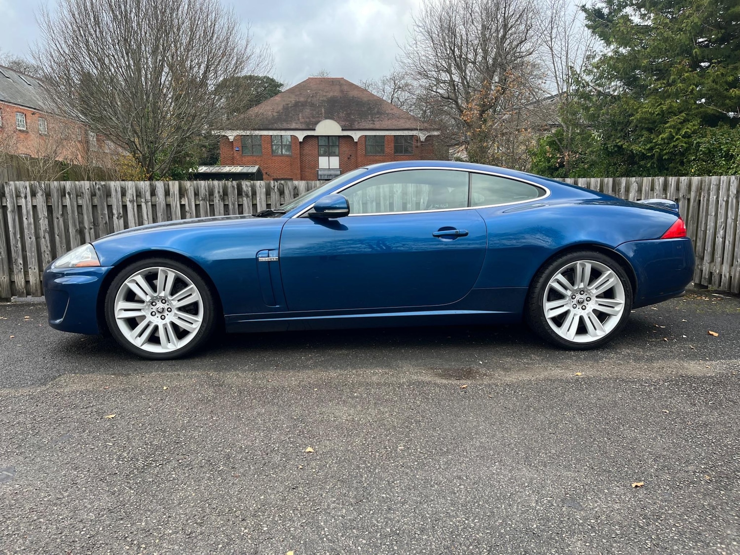 Used Jaguar XK 2009 for sale - 76409561: Photo 2