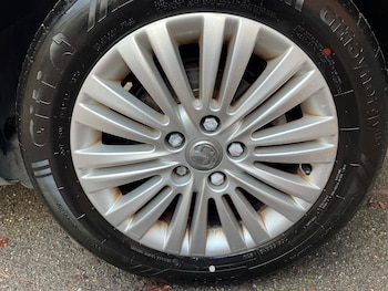 2011 (11) - 1.4 16V Excite Euro 5 5dr