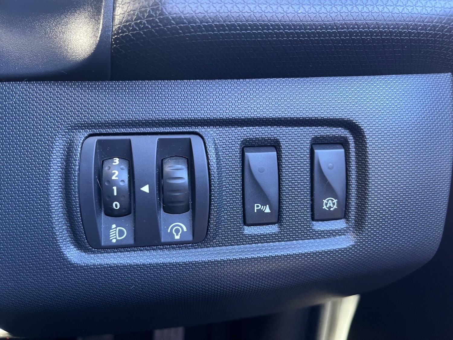 Used Renault Clio for sale - 76573642: Photo 23