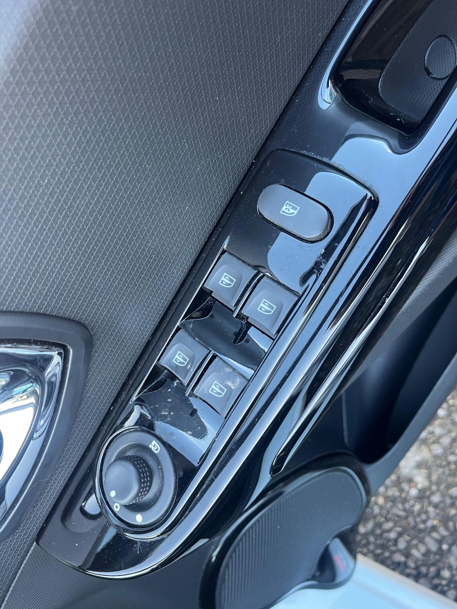 Used Renault Clio for sale - 76573642: Photo 24