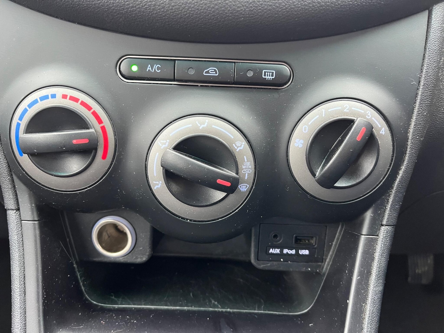 Used Hyundai i10 2013 for sale - 76759658: Photo 20