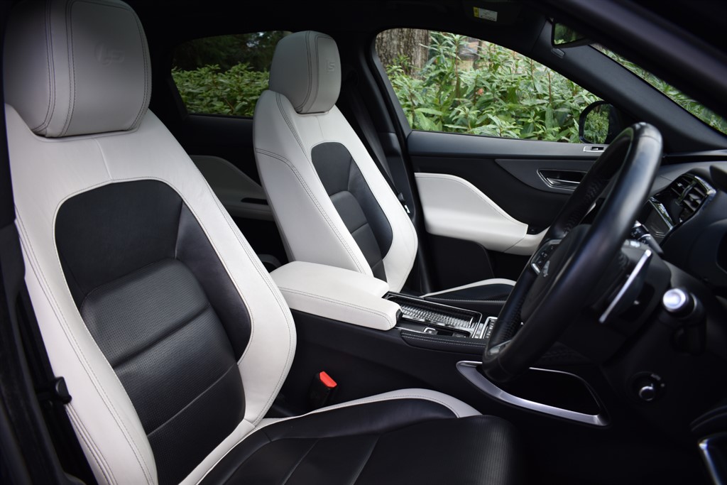 Used Jaguar F-Pace 2017 for sale - 77225454: Photo 2