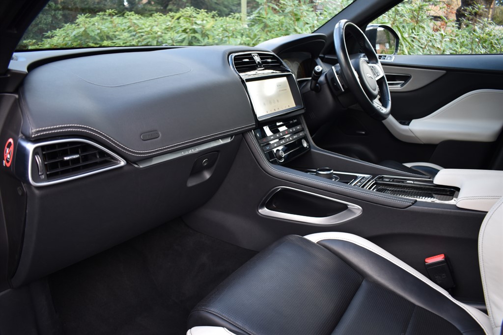 Used Jaguar F-Pace 2017 for sale - 77225454: Photo 27